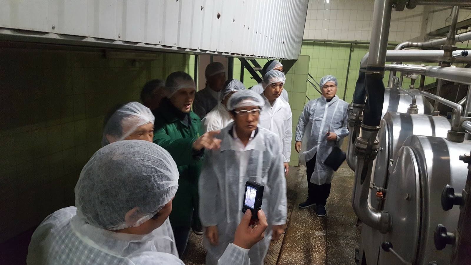 Japanese delegation has a excursion on the VIMAL starch factory